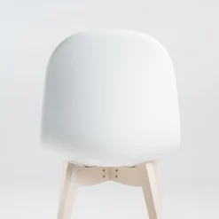 1665 Academy Connubia© Chaise scandinave en polypropylène et bois