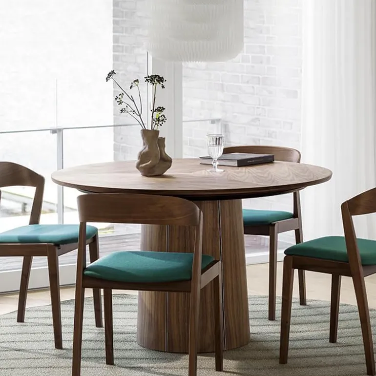 825 Chaise en bois massif avec assise en tissu rembourrée