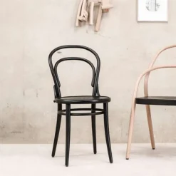 14 Ton® Chaise bistrot en bois