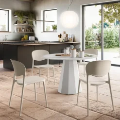 Abby Connubia® Chaise italienne empilable en polypropylène recyclé sans accoudoirs