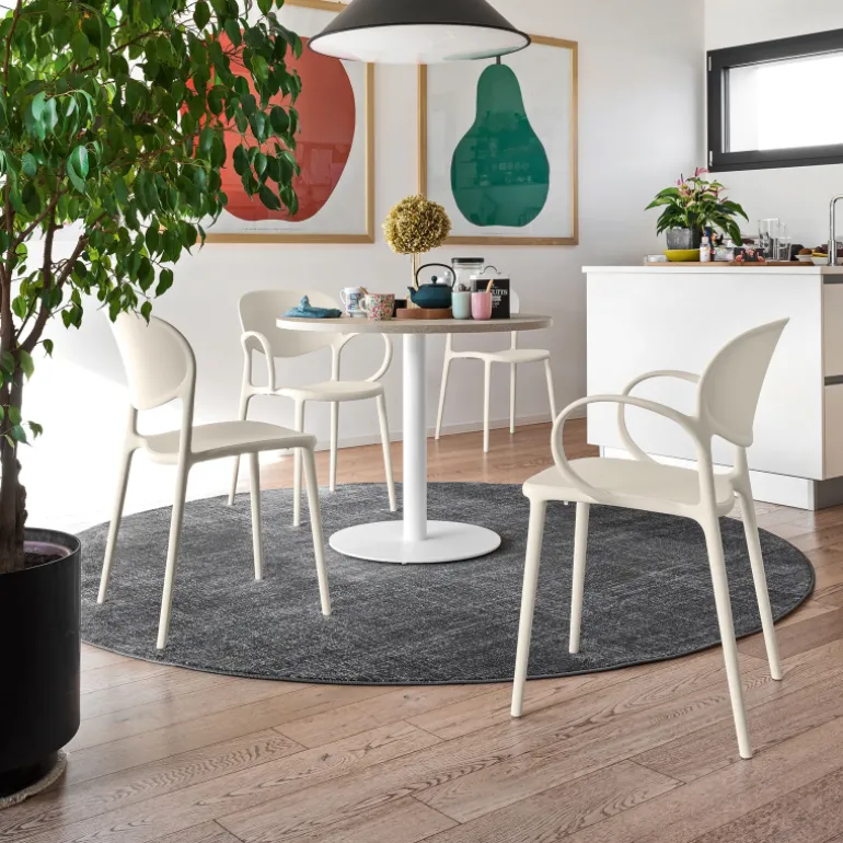 Abby Connubia® Fauteuil italien empilable en polypropylène recyclé