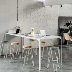 Apelle Jump Midj® Tabouret snack design sans dossier pieds géométriques