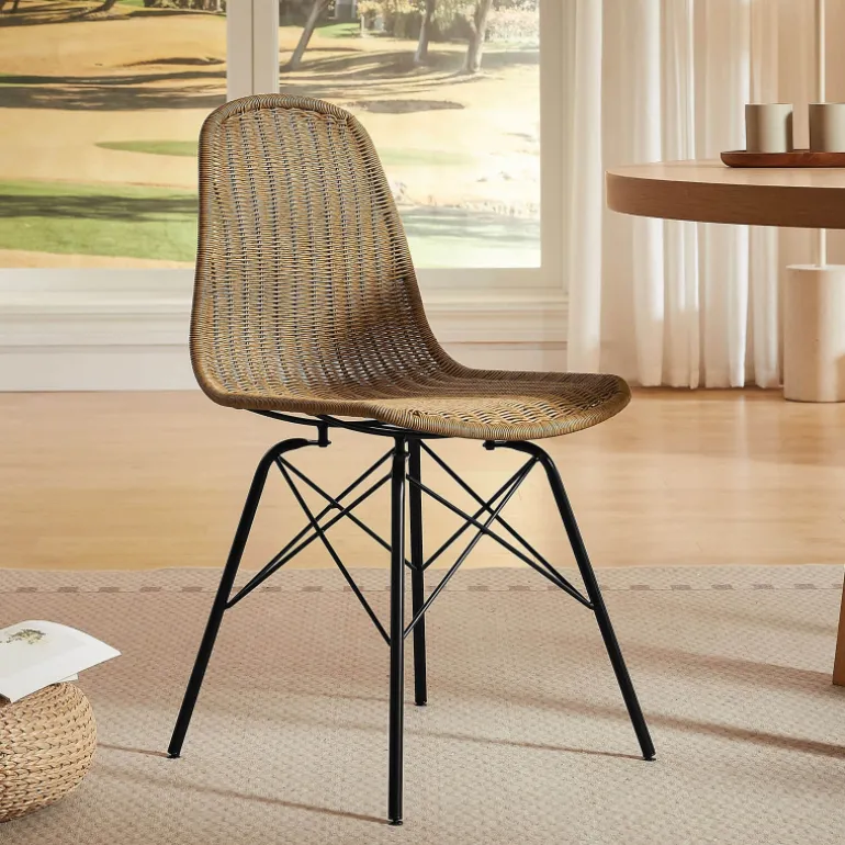 BornéoChaise tressée bohème avec pieds Eiffel