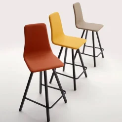 Carlos Tabouret snack pivotant rembourré avec pieds en métal