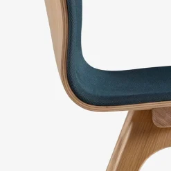 Chevron Chaise design en tissu et pieds bois