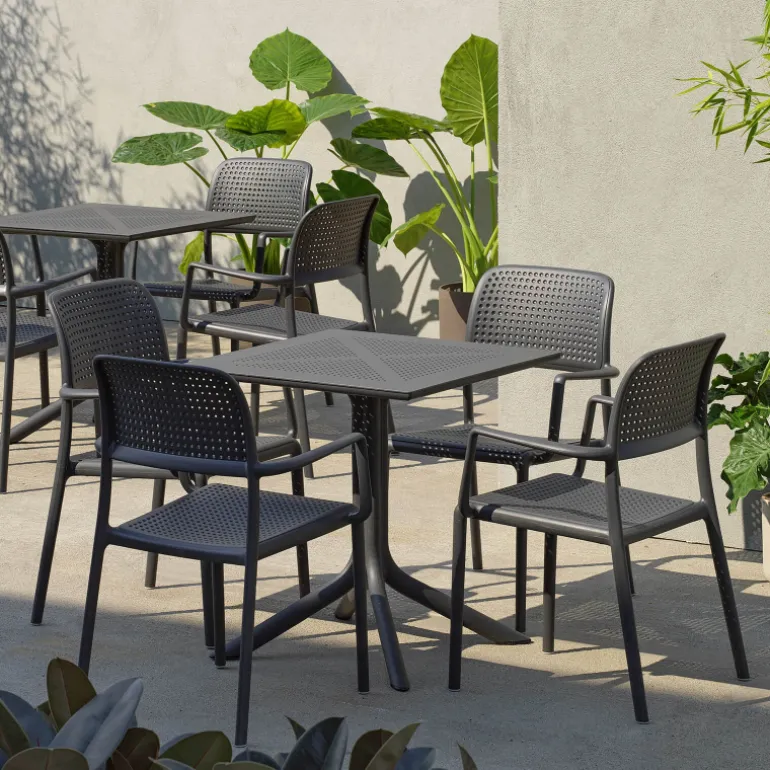 Clip Petite table de jardin carrée en polypropylène