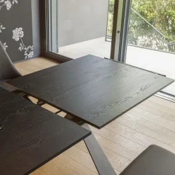 Delta Table design italienne extensible en mélaminé et pieds en X