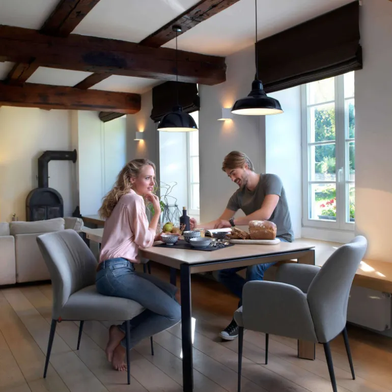 Enora Chaise Mobitec® moderne en tissu et pieds en métal