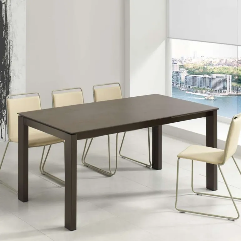 Evento Table rectangulaire extensible avec plateau en dekton et pieds en métal