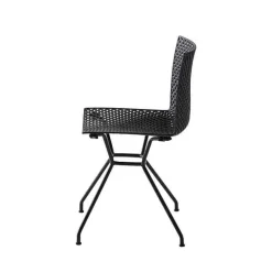 Fuller TC Chaise design italien microperforée avec pieds en métal