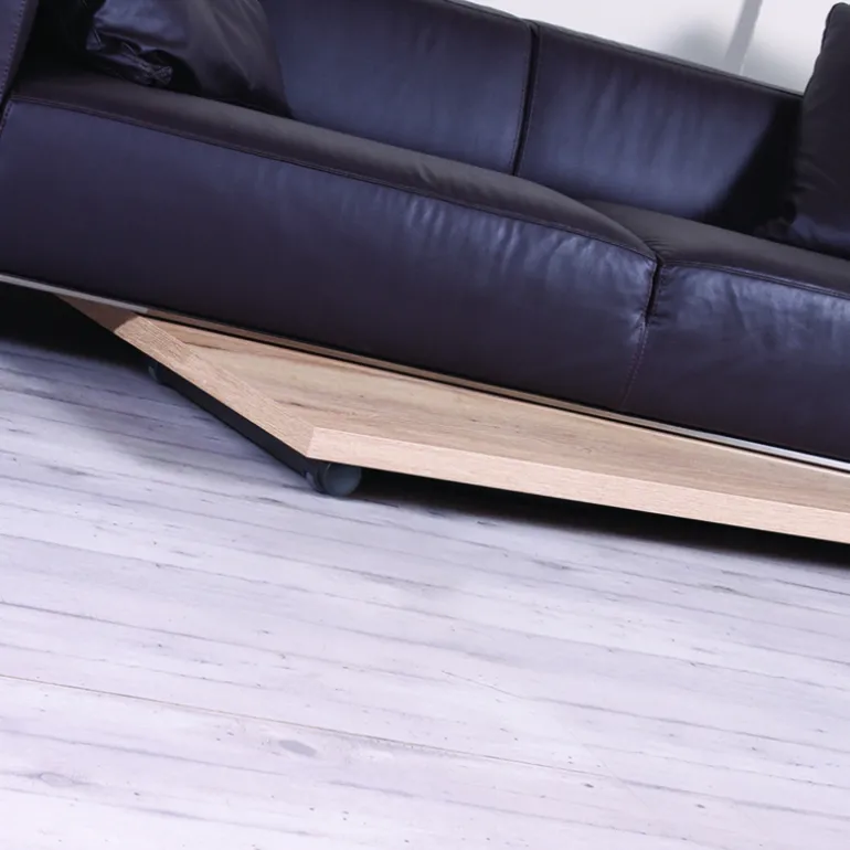 Géniale Table basse relevable petit espace en mélaminé