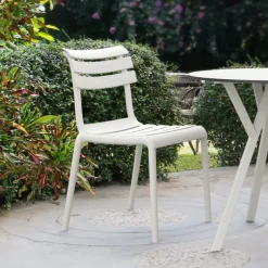 Helen Chaise de jardin moderne empilable en polypropylène