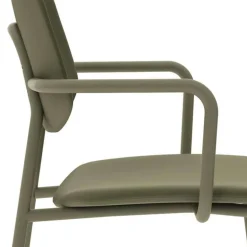 Lago Chaise avec accoudoirs vintage rembourrée en simili