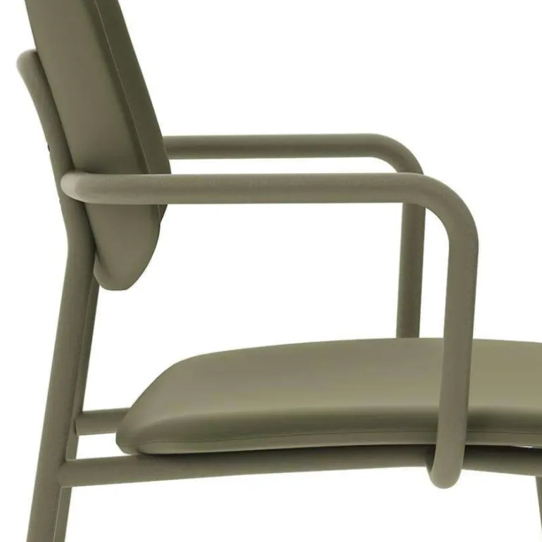 Lago Chaise avec accoudoirs vintage rembourrée en simili