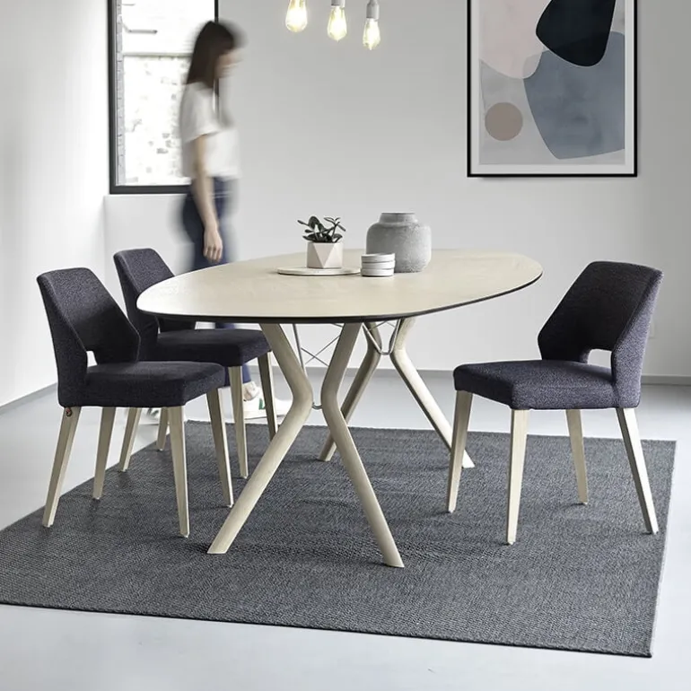 Lena Mobitec® Chaise ajourée en tissu et pieds bois style moderne