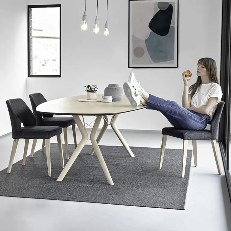 Lena Mobitec® Chaise ajourée en tissu et pieds bois style moderne