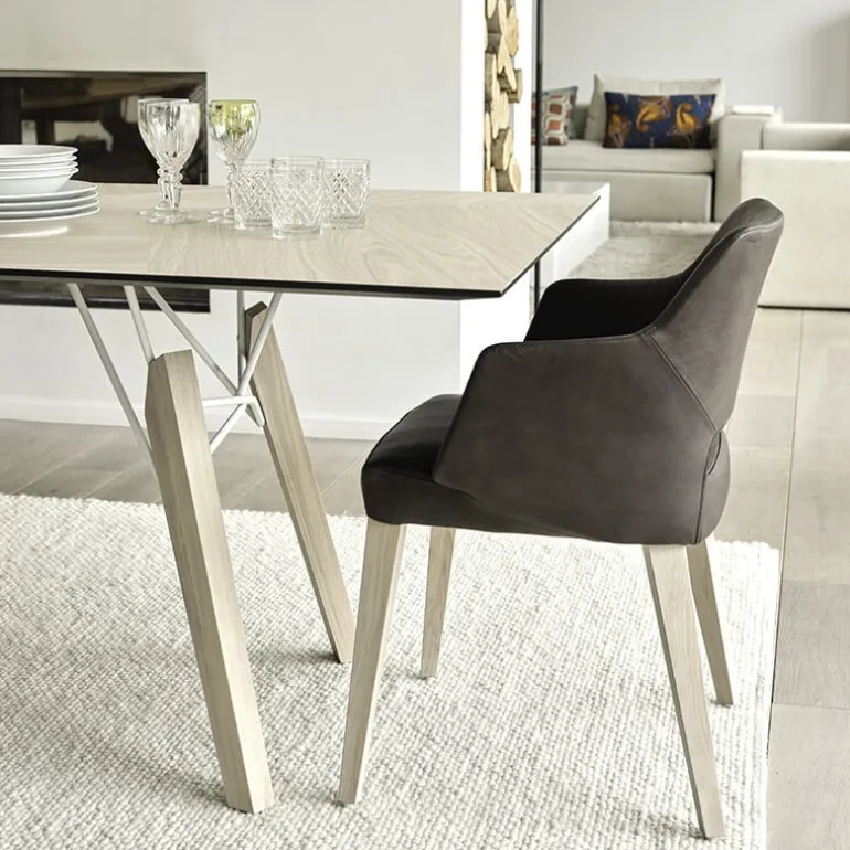 Lena Mobitec® Fauteuil scandinave bois et tissu avec dossier ajouré