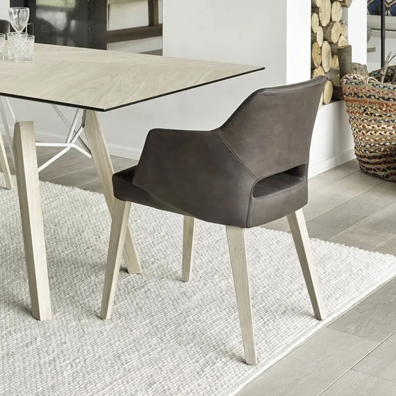 Lena Mobitec® Fauteuil scandinave bois et tissu avec dossier ajouré