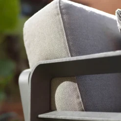 Maximo elemento Fauteuil de jardin équipé d'un accoudoir configurable