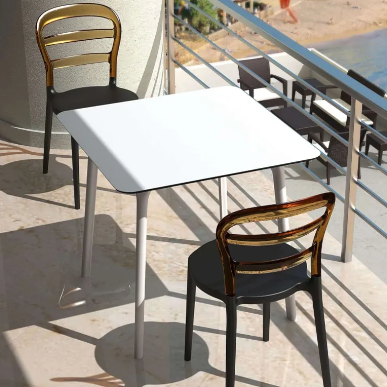 Maya Table carrée en stratifié