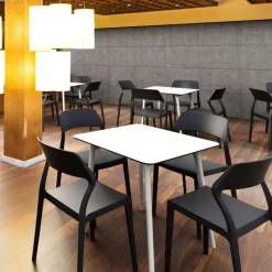 Maya Table carrée en stratifié