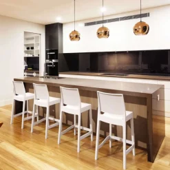 Maya Tabouret snack moderne empilable en polypropylène