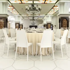 Miranda Chaise empilable en polypropylène