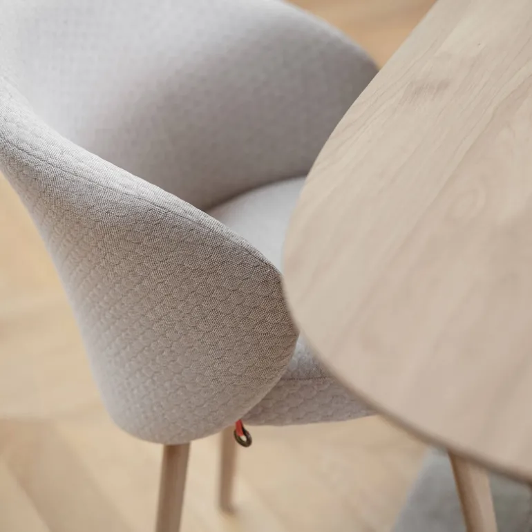 Neo Mobitec ® Fauteuil cosy confortable en tissu et pieds bois