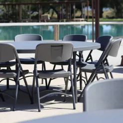 NormanChaise pliante en polyéthylène gris foncé