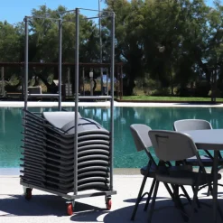 NormanChaise pliante en polyéthylène gris foncé