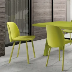 Olivia Chaise tendance rembourrée en simili avec pieds en métal