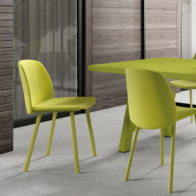 Olivia Chaise tendance rembourrée en simili avec pieds en métal