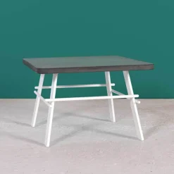 Opale Table basse design carrée en béton ciré fabrication française