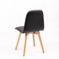 Pandora Chaise rembourrée avec pieds coniques en bois