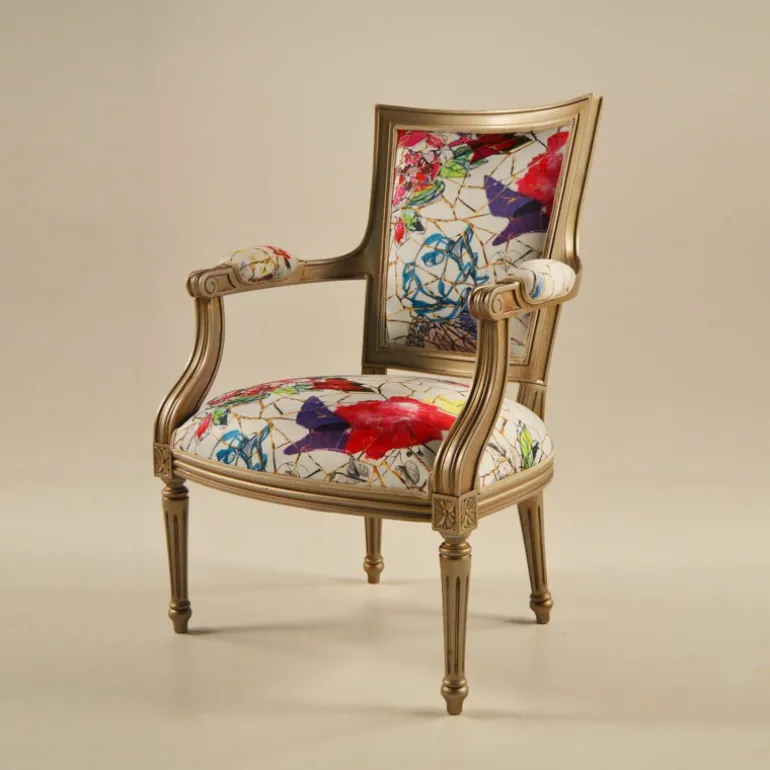 Quentin Fauteuil cabriolet Louis 16 fabrication française en tissu et bois massif