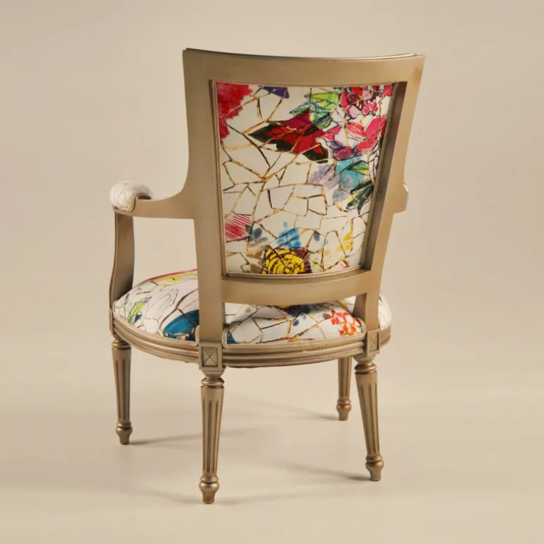 Quentin Fauteuil cabriolet Louis 16 fabrication française en tissu et bois massif