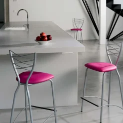 Romance Carrier® Tabouret snack contemporain en synthétique et métal