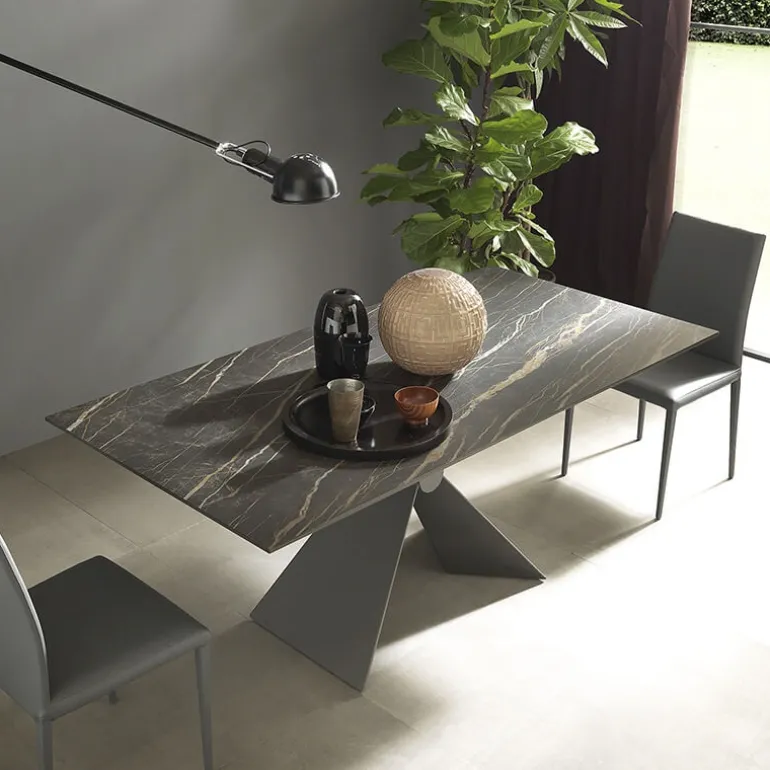 Sintesi Table design italienne en céramique avec pied central