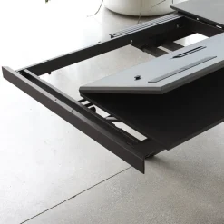 Tokyo Petite table carrée design extensible avec piètement central mikado