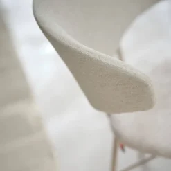 Toro Mobitec ® Fauteuil minimaliste cosy en tissu avec pieds en métal