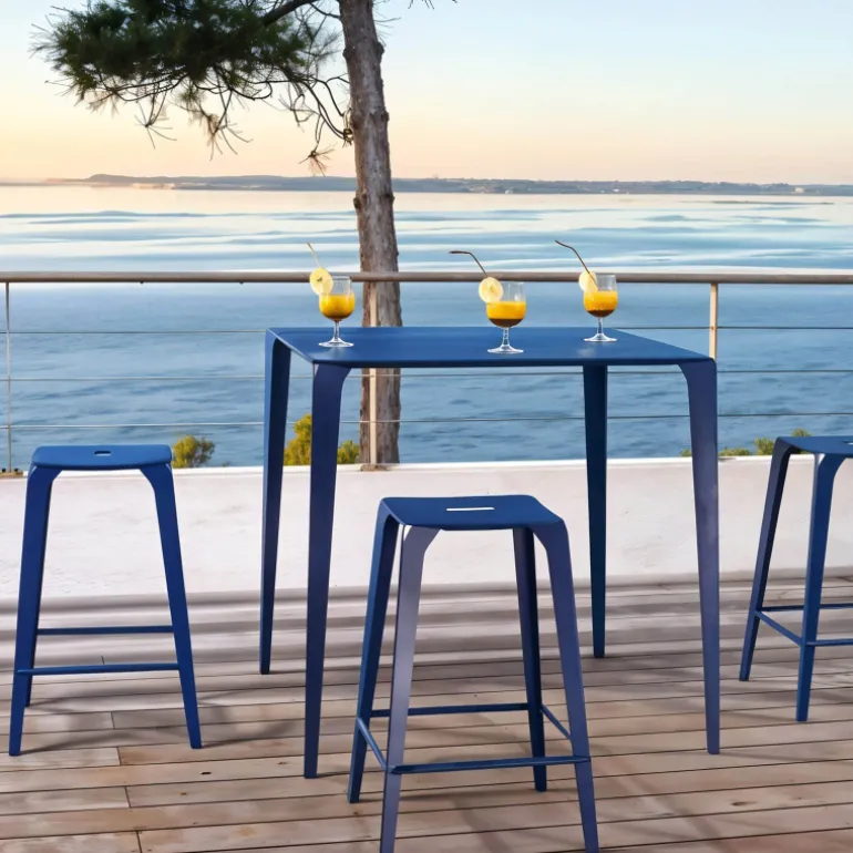 Valence Carrier® Table snack industrielle carrée pour jardin en métal