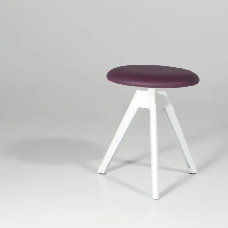 Vérone Carrier® Tabouret bas pivotant en métal et synthétique