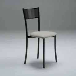 Wasabi Carrier® Chaise moderne en synthétique et métal dossier ajouré