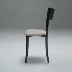 Wasabi Carrier® Chaise moderne en synthétique et métal dossier ajouré