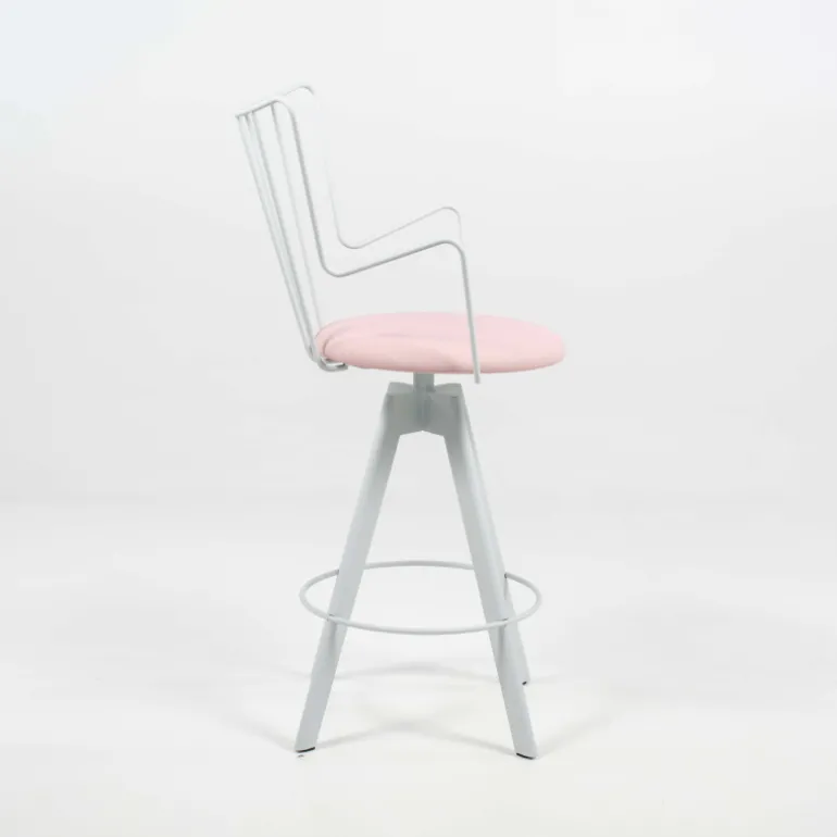 Well Carrier® Tabouret snack design pivotant en synthétique et métal