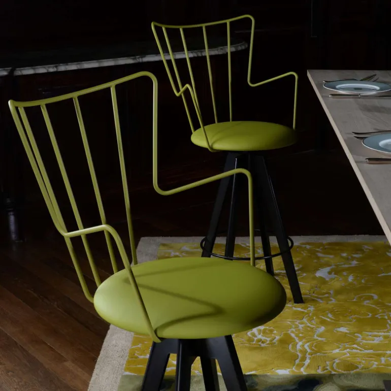 Well Carrier® Tabouret snack design pivotant en synthétique et métal