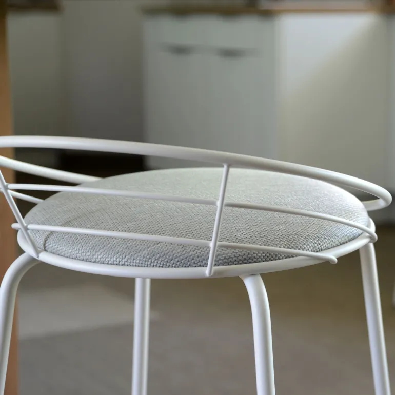 Yaël Carrier® Tabouret haut français rembourré en métal et tissu