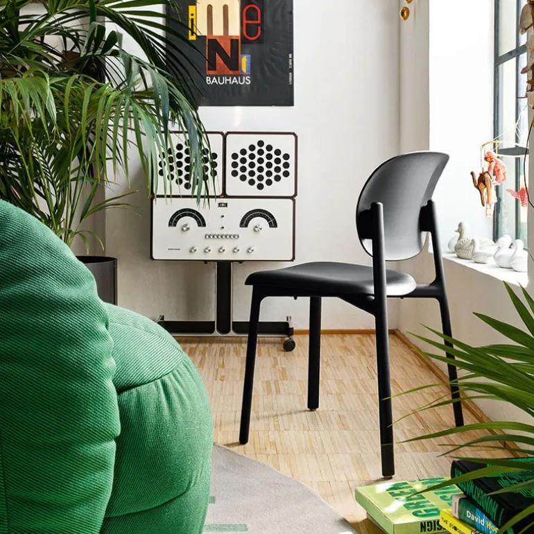 Zero Connubia® Chaise moderne empilable en polypropylène recyclé